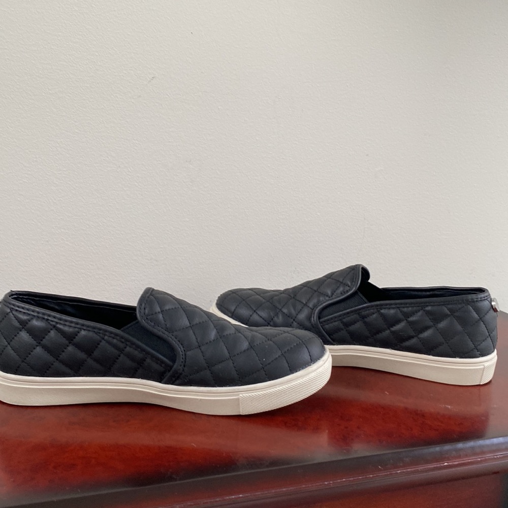 Steve Madden Ecentrcq slip on sneaker size 7B - Picture 4 of 6